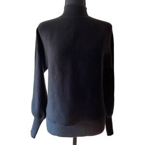 T TAHARI Black Sweater Size Small